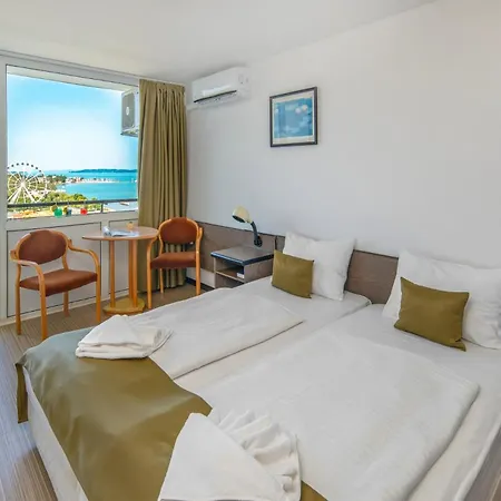 Európa Szálloda 3*