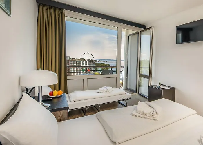 Europa מלון שיופוק